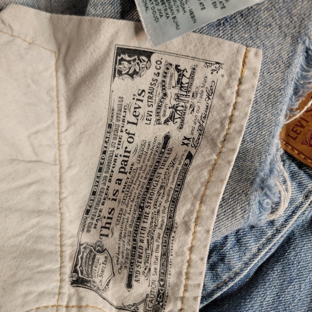 Levi's 501 Denim Shorts Sz 29 Cut-Off Button Fly 100% Cotton - Picture 6 of 9